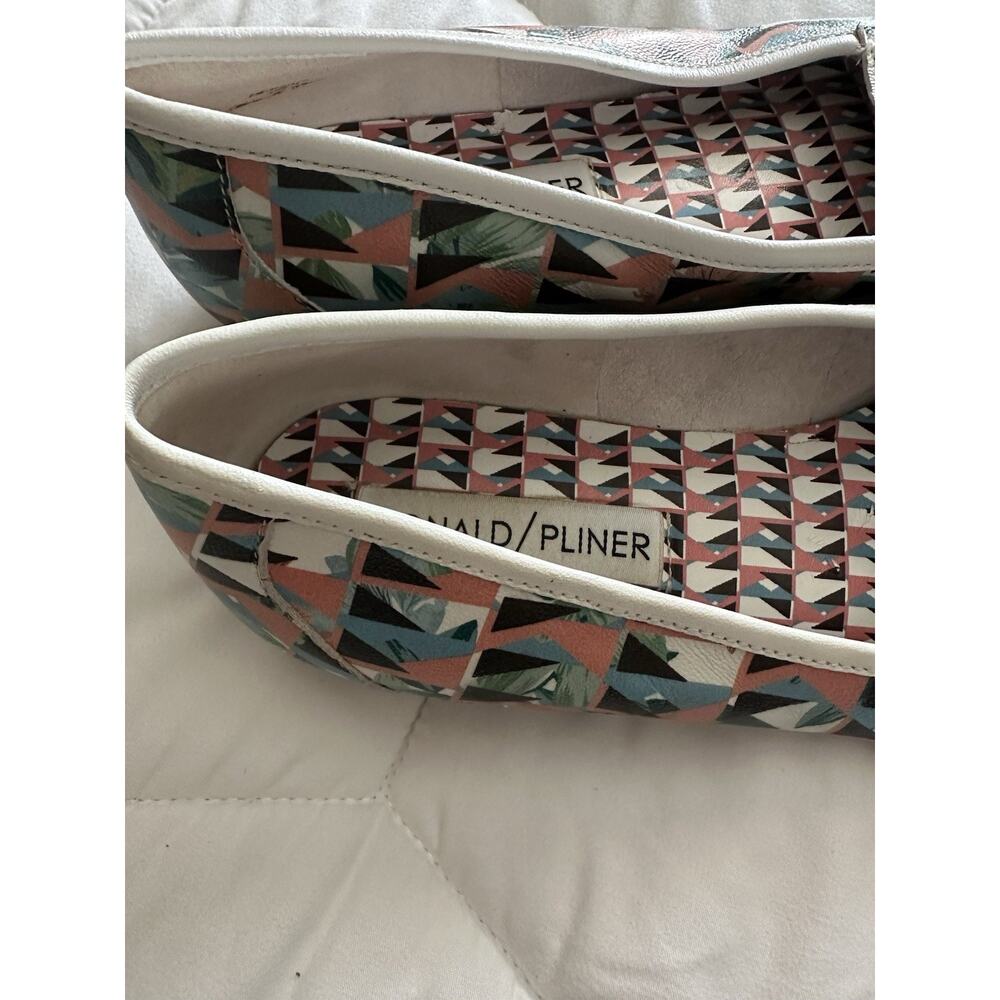 Donald J. Pliner DeeDee Tropical Floral print loafers Size 7N Narrow - Picture 5 of 8